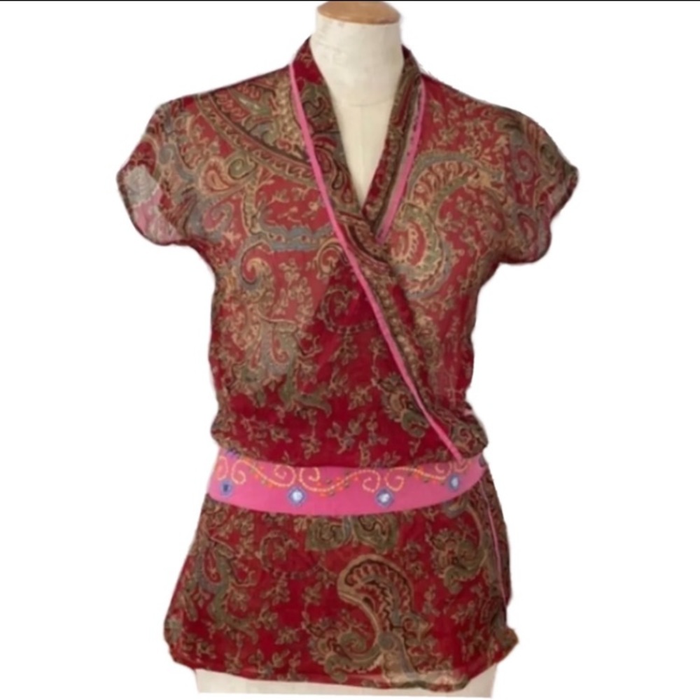 Made in Nepal wrap around wine paisley short sleeved blouse. Ties inside…